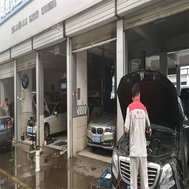 济南沃尔沃汽车维修哪家好:汽车电瓶亏电怎么办?